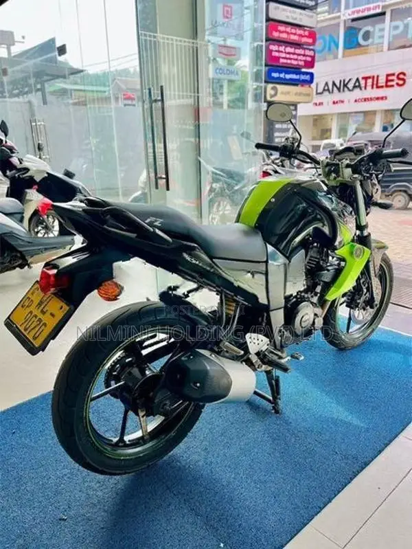 Yamaha FZS V1 2011