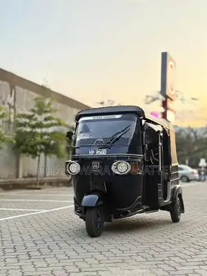 Bajaj RE 2011