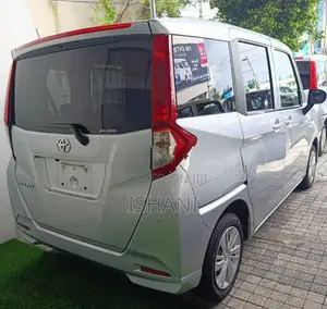 Toyota Roomy 2023