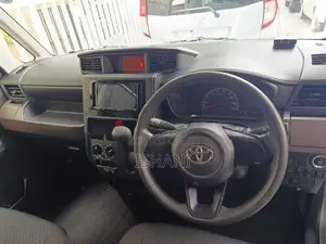 Toyota Roomy 2023