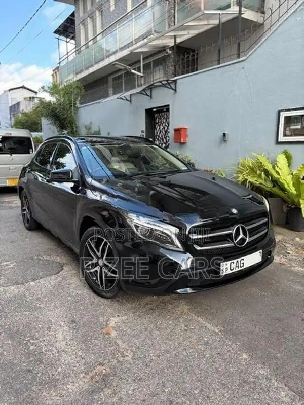 Mercedes Benz GLA 200 Sunroof 2015
