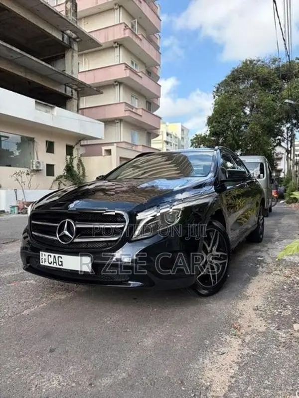 Mercedes Benz GLA 200 Sunroof 2015
