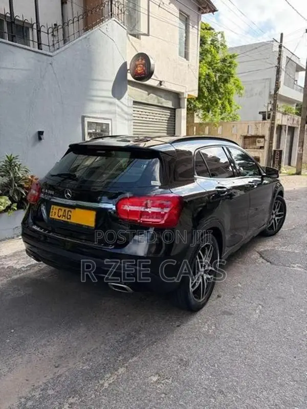 Mercedes Benz GLA 200 Sunroof 2015