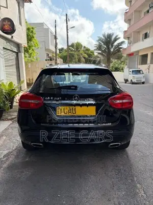 Mercedes Benz GLA 200 Sunroof 2015