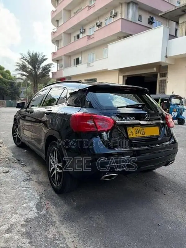 Mercedes Benz GLA 200 Sunroof 2015