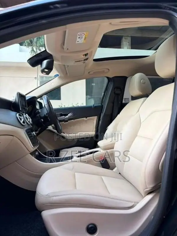 Mercedes Benz GLA 200 Sunroof 2015