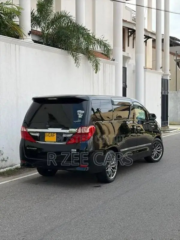 Toyota Alphard executive lounge 2014