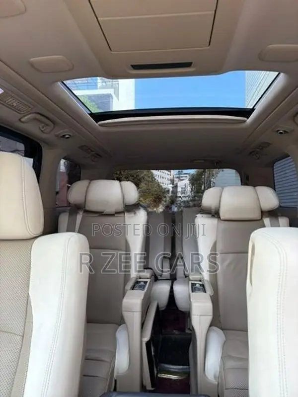 Toyota Alphard executive lounge 2014