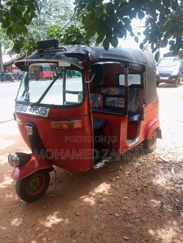 Bajaj RE 2000