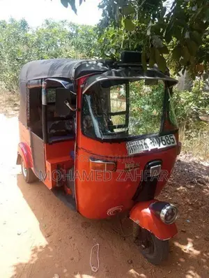 Bajaj RE 2000