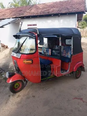 Bajaj RE 2000