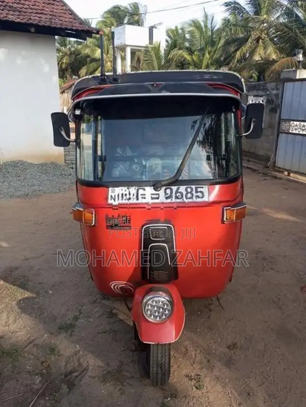 Bajaj RE 2000