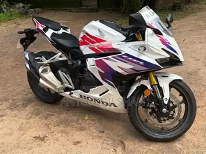 Honda CBR250R 2025