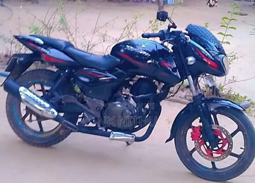 Bajaj Pulsar 180 karuppu and sivappu 2012