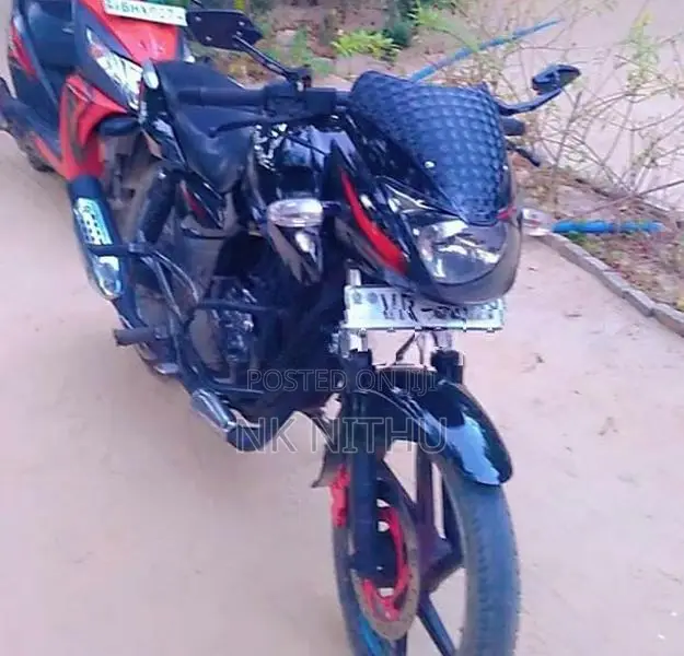 Bajaj Pulsar 180 karuppu and sivappu 2012