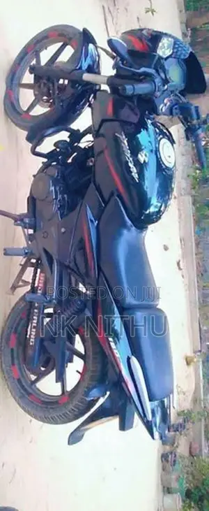 Bajaj Pulsar 180 karuppu and sivappu 2012