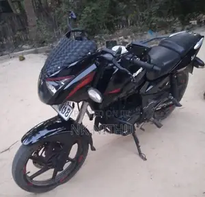 Bajaj Pulsar 180 karuppu and sivappu 2012