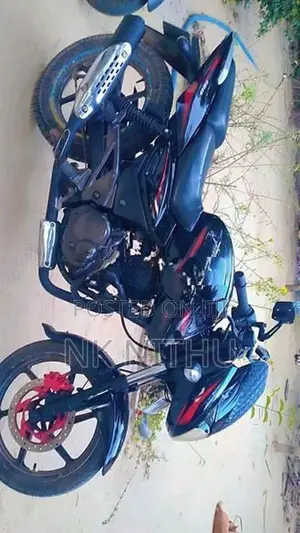 Bajaj Pulsar 180 karuppu and sivappu 2012
