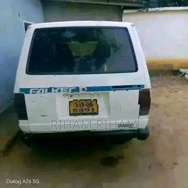 Nissan Vanette 1985