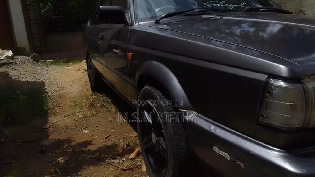 Nissan Sunny 1987