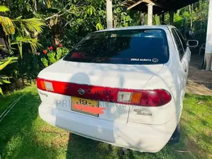 Nissan Sunny EX Saloon 1996