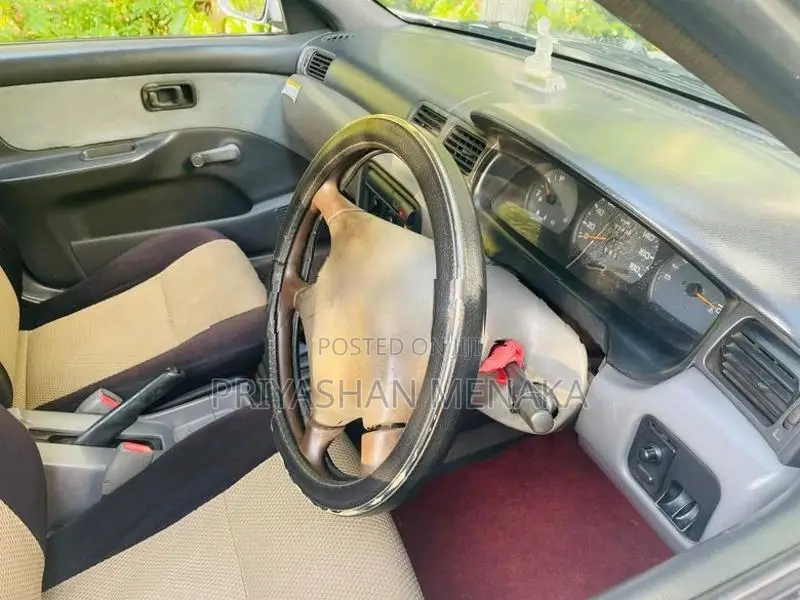 Nissan Sunny EX Saloon 1996