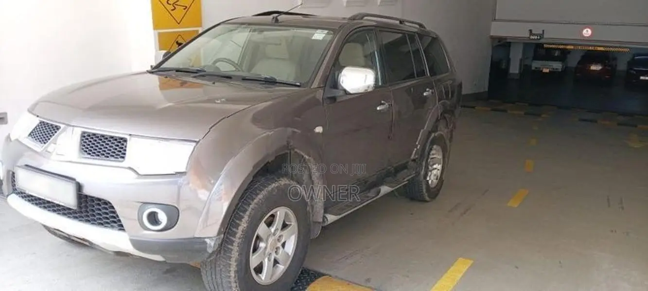 Mitsubishi Montero KH4 WGRPZR 2011