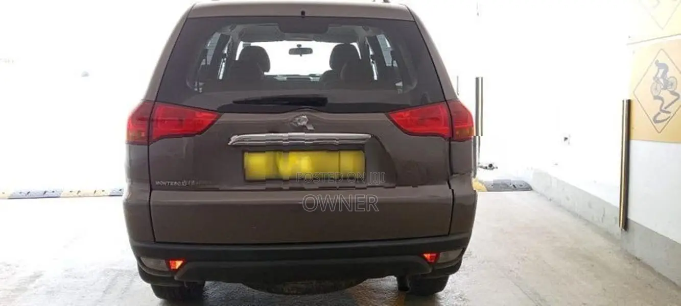 Mitsubishi Montero KH4 WGRPZR 2011