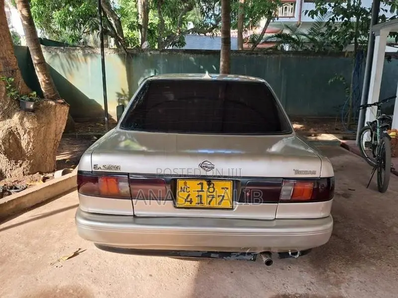 Nissan Sunny 1993