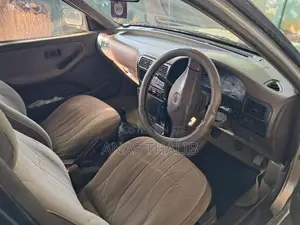 Nissan Sunny 1993