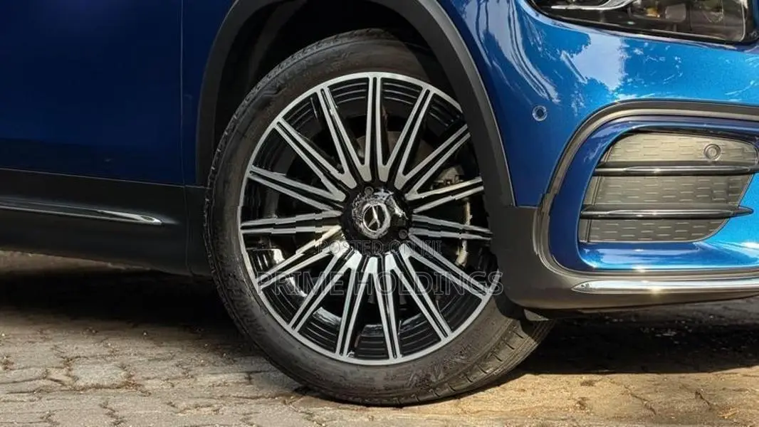 Mercedes Benz GLB 180 AMG Premium Plus 2025