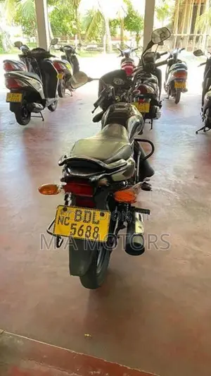 Bajaj Platina 100 2016