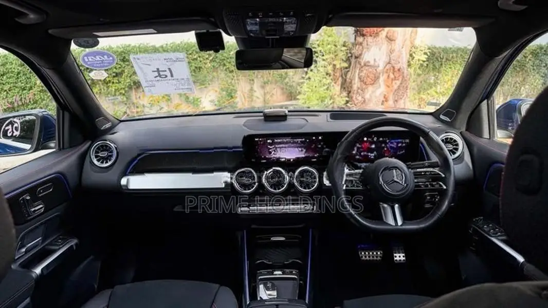 Mercedes Benz GLB 180 AMG Premium Plus 2025