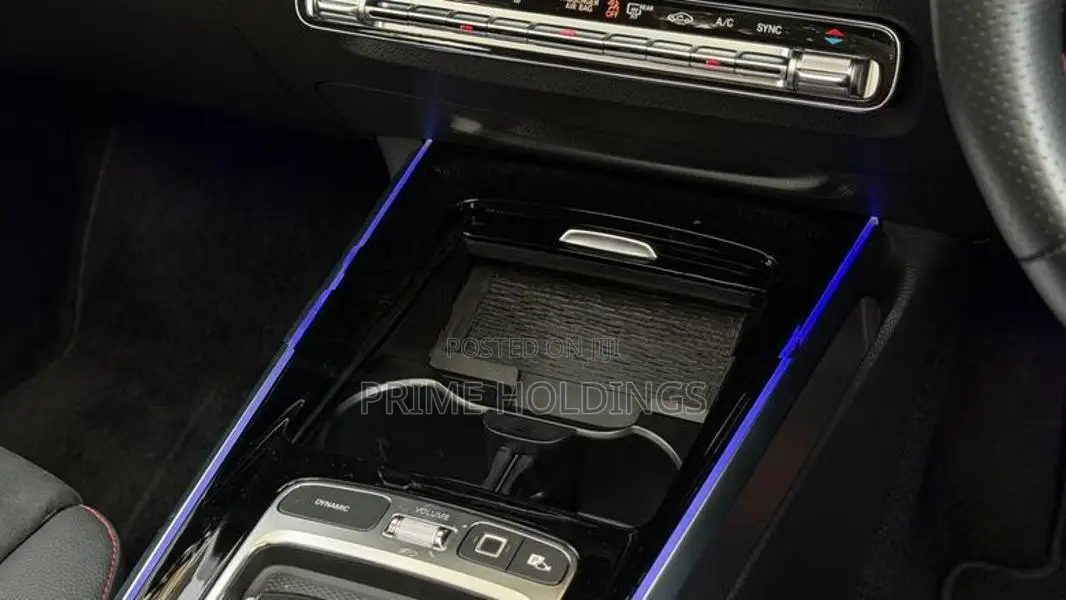 Mercedes Benz GLB 180 AMG Premium Plus 2025