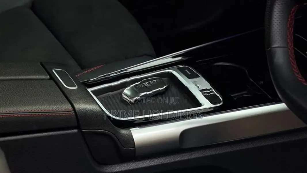 Mercedes Benz GLB 180 AMG Premium Plus 2025
