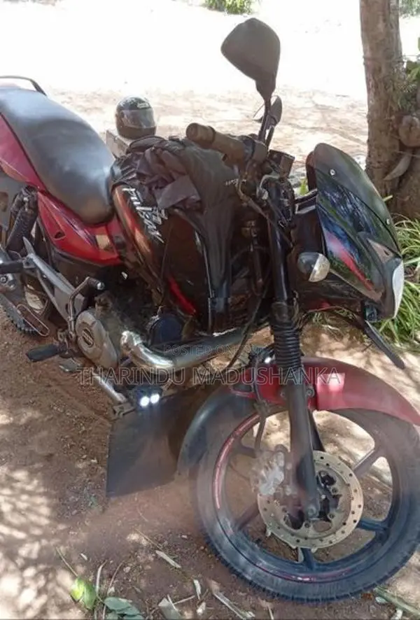 Bajaj Pulsar 150 2015