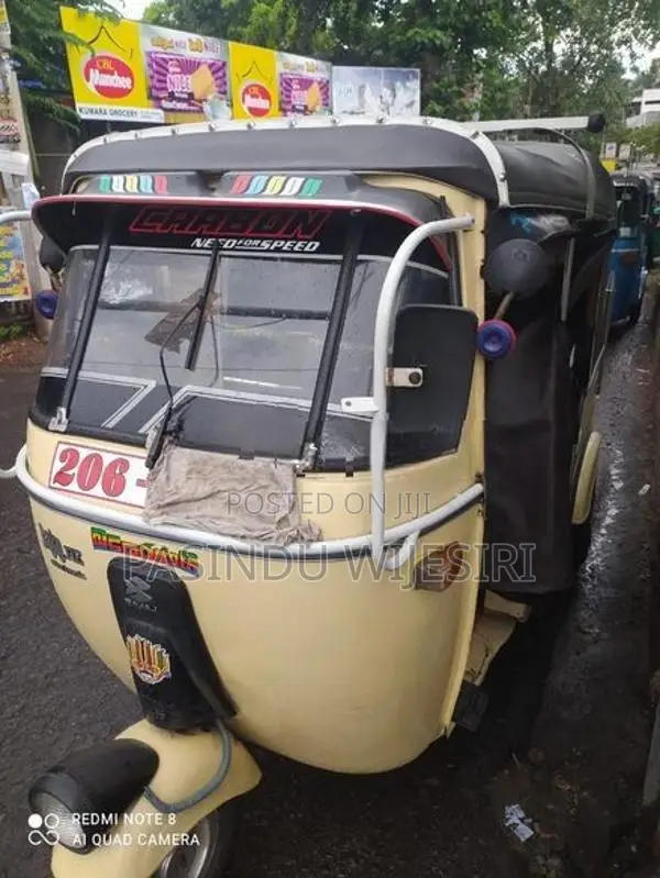 Bajaj RE 2000