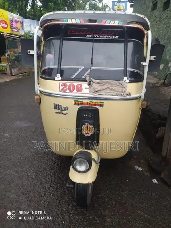 Bajaj RE 2000
