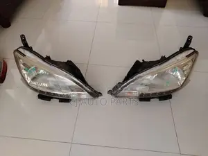 Nissan Sylphy B17 Headlight Pair