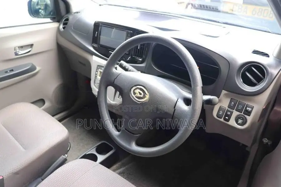 Daihatsu Mira 2015