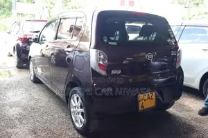 Daihatsu Mira 2015