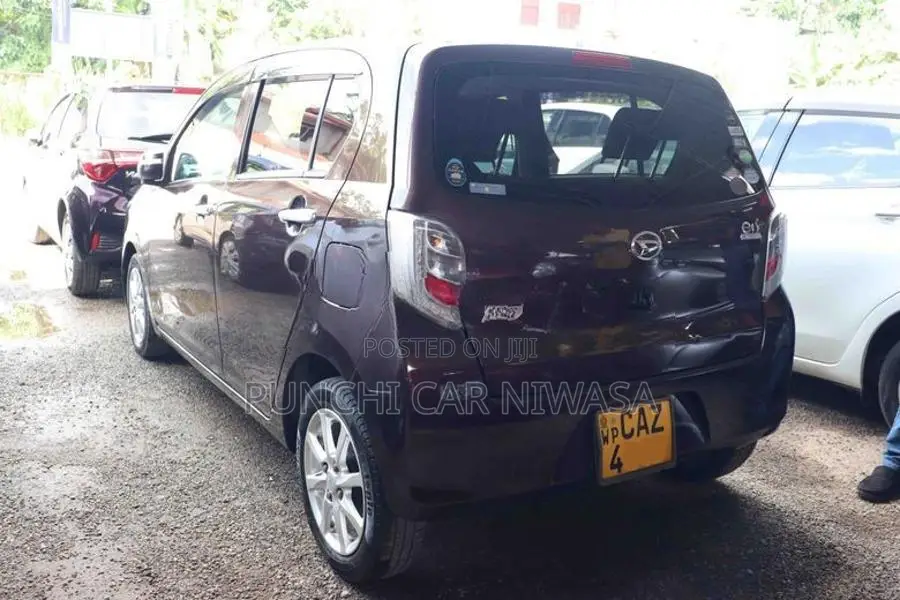 Daihatsu Mira 2015