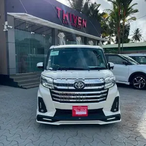 Toyota Roomy Custom GT 2025