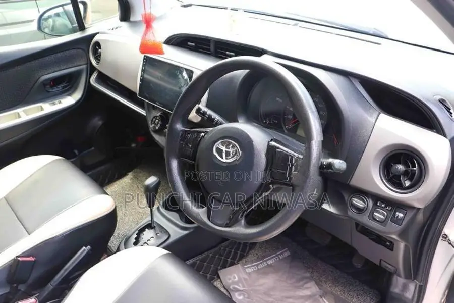 Toyota Vitz 2016