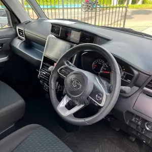 Toyota Roomy Custom GT 2025