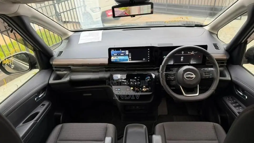 Nissan Serena 2025