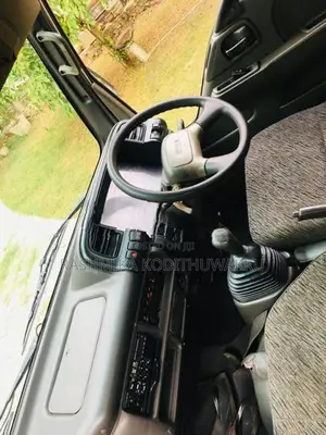 Isuzu 250 2003