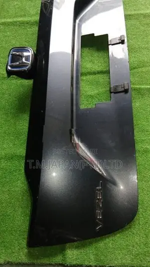 Honda Vezel RU5 Dicky Garnish