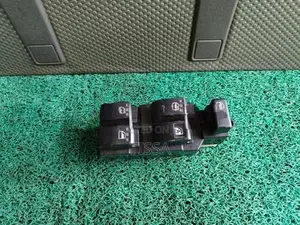 Toyota Passo KGC10 Door Master Switch