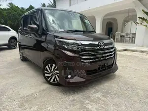 Toyota Roomy Custom G 2025